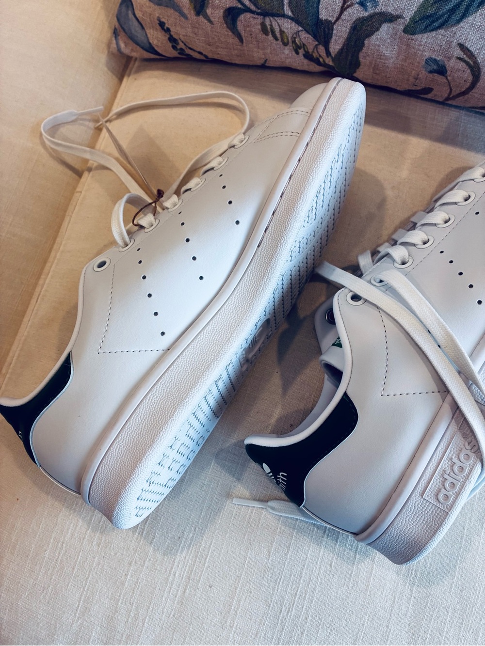 Adidas White Sneakers with Green Heel Tab - Stan Smith Style Sz 8.5 M - Picture 4 of 13